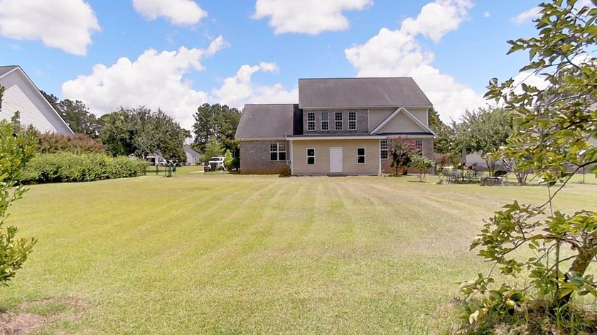 Welcome to 107 Andee Way in desirable Sweetbrier Lake! This - photo 8