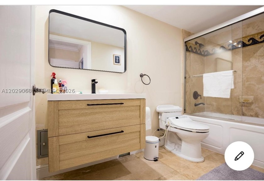 Beautiful 1 bed and one and a half bath, upgraded unit , Awesome - photo 9