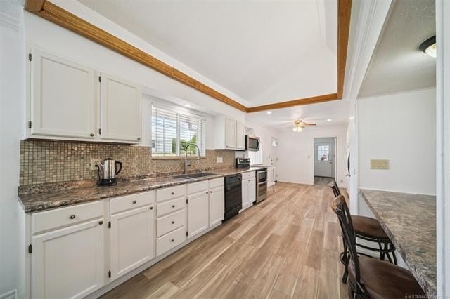 Beautiful 1 owner home on well groomed acreage complete with - photo 12