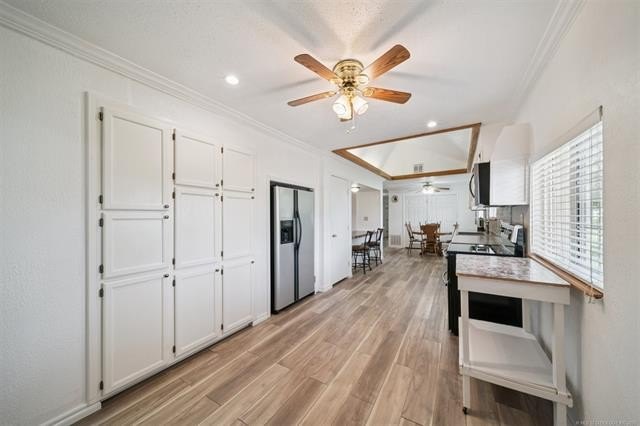 Beautiful 1 owner home on well groomed acreage complete with - photo 13