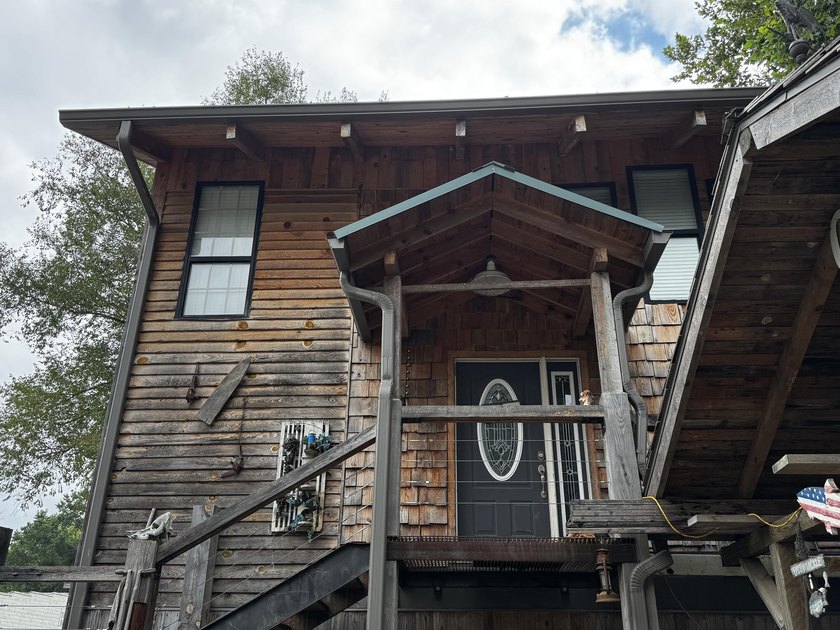 One-of-a-Kind Riverfront Retreat in ThomasvilleDiscover a truly - photo 2