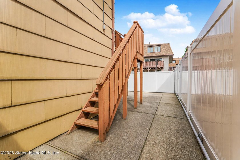 Welcome to 833 Rensselaer Avenue, a spacious semi-attached home - photo 22
