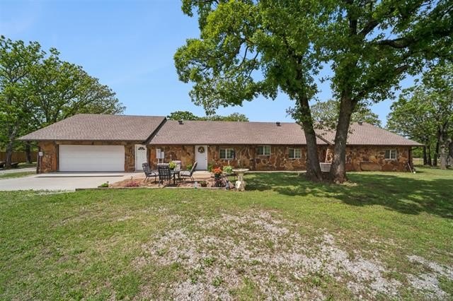 Beautiful 1 owner home on well groomed acreage complete with - photo 29