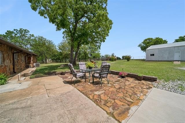 Beautiful 1 owner home on well groomed acreage complete with - photo 30