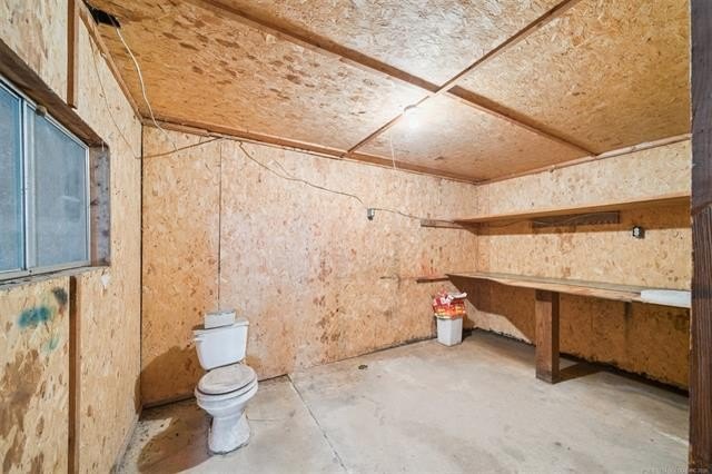 Beautiful 1 owner home on well groomed acreage complete with - photo 35