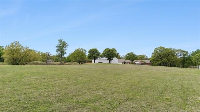 Beautiful 1 owner home on well groomed acreage complete with - photo 38