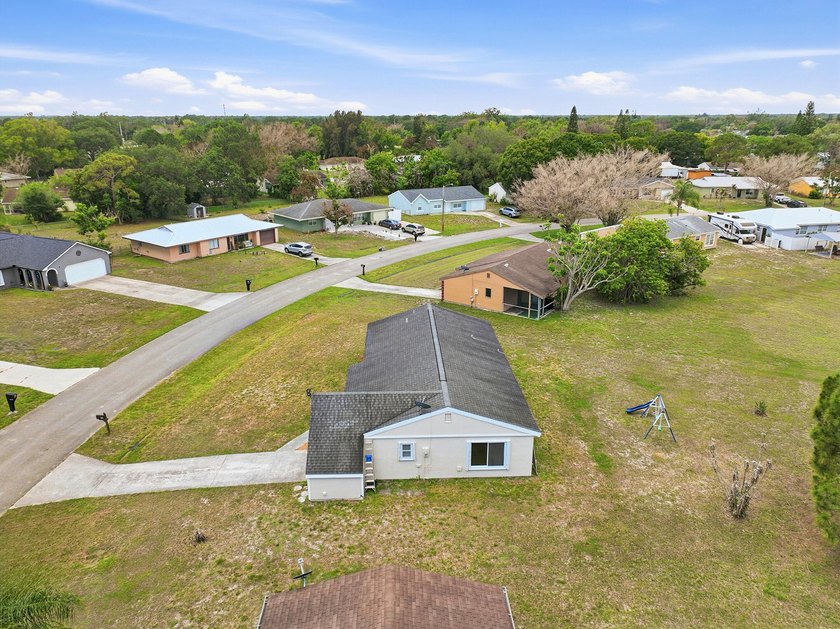Bright and airy 3-bedroom, 2 full bath home situated on a rare - photo 40