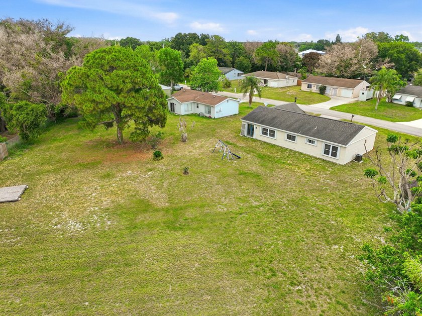 Bright and airy 3-bedroom, 2 full bath home situated on a rare - photo 42