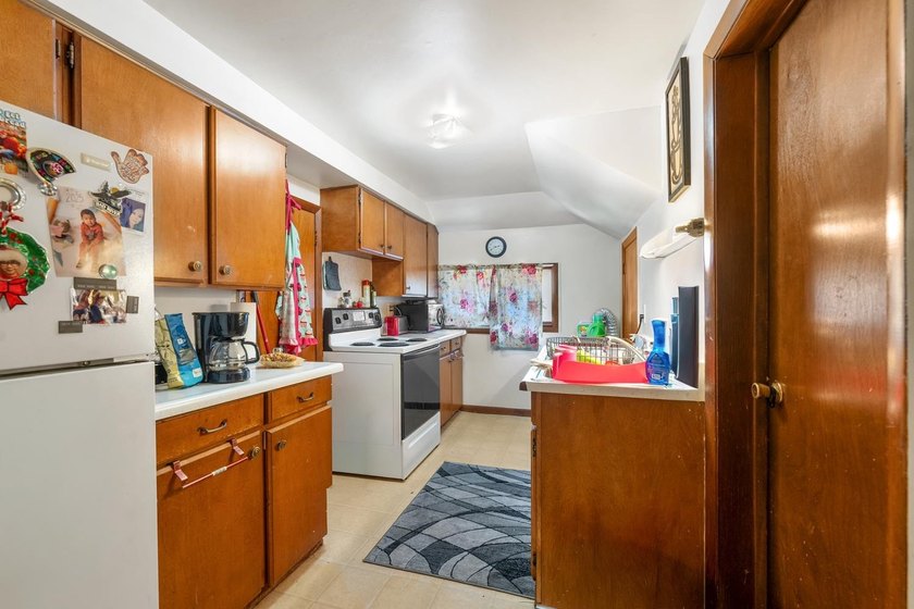 2-story duplex conveniently located in the City of Shawano near - photo 10