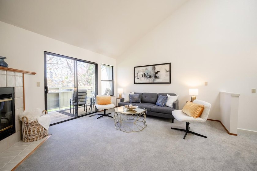 Enjoy the convenient lifestyle of the Hidden Oaks community - photo 8