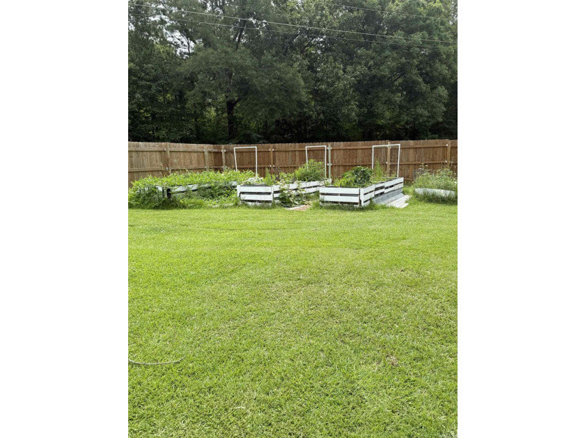 This 2 BR 1.5 Bath fixer upper is a nice 2 acre rural property - photo 10