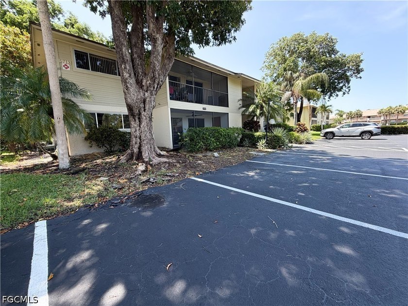 Experience easy Florida living in this inviting first-floor - photo 7