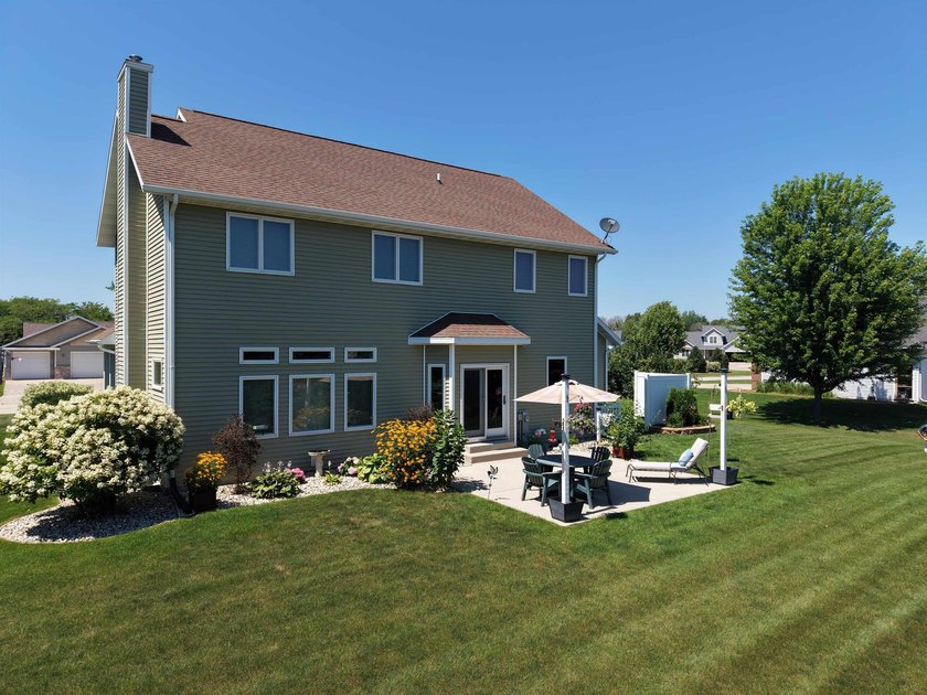 Beautiful 2 story custom built home located in Sherwood area - photo 7