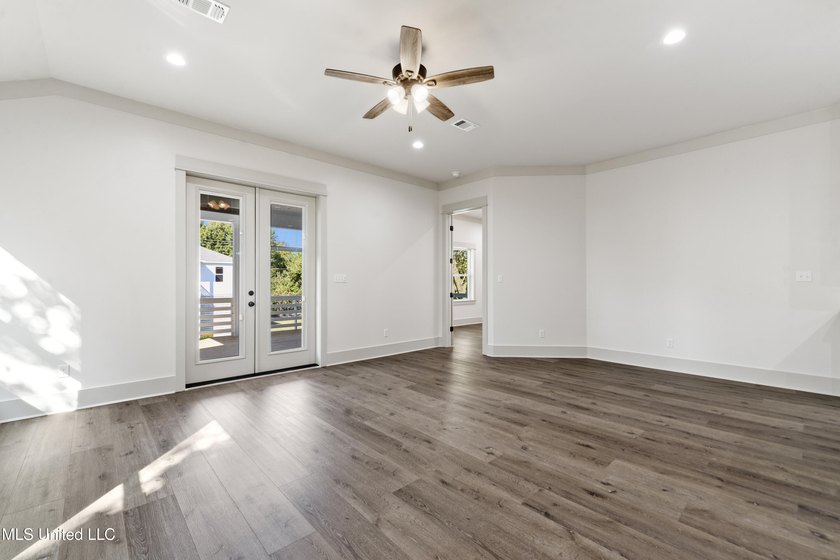 Looking for a home close to the Beach, well this is it, you can - photo 8