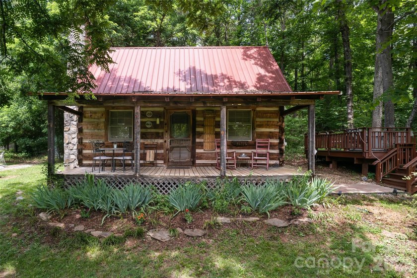 Hand-Hewn Craftsmanship. River Views. A True Mountain Escape - photo 33