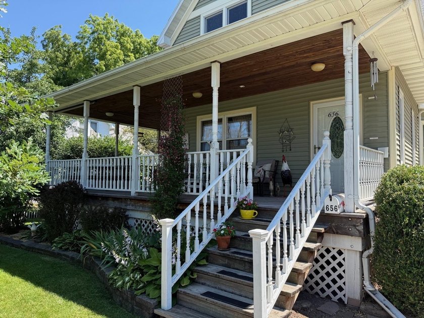 Opportunity awaits the lucky new owners of this fantastic 1 - photo 3