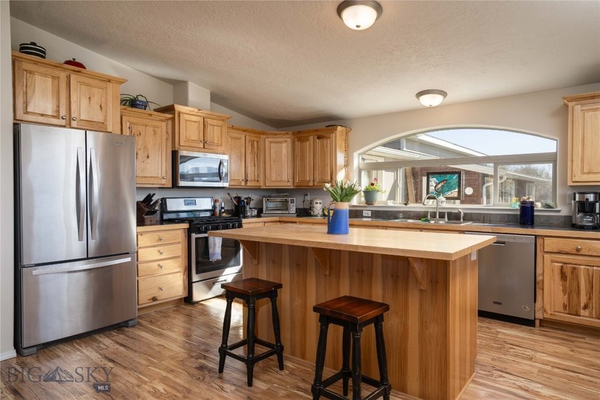 Located twelve miles from downtown Bozeman, this rare +/-30-acre - photo 15