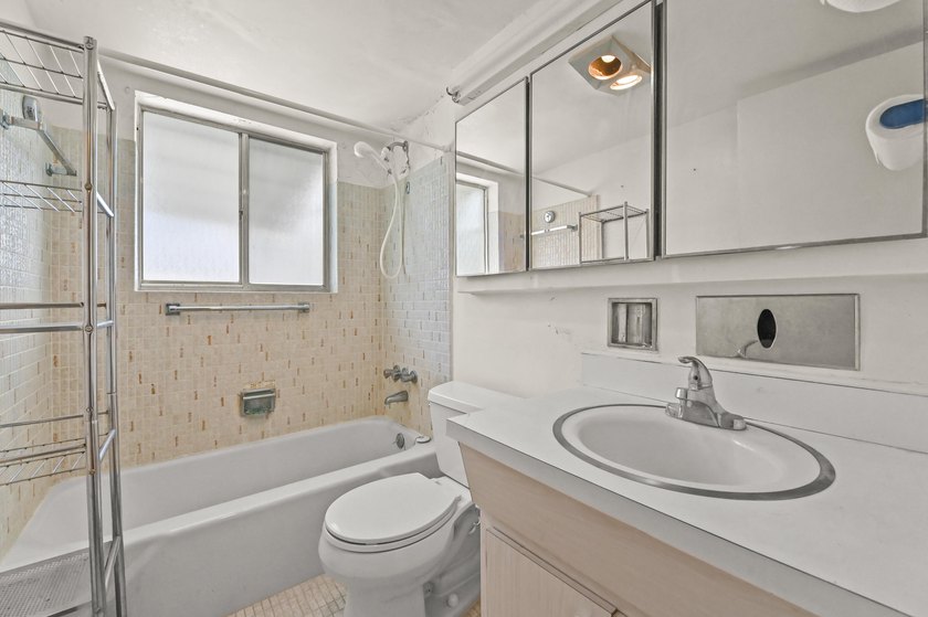 Welcome to your own slice of South Florida charm at 1950 Lake - photo 8