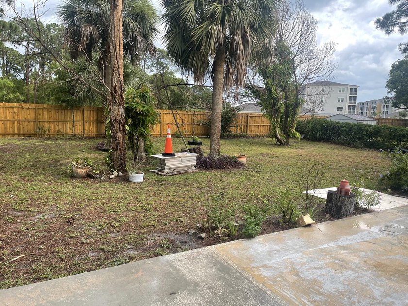 Outstanding 3 bedroom / 2 bath / 2 car garage single family home - photo 12