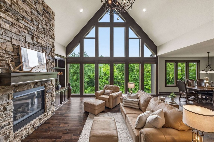 Welcome to this stunning 3-bedroom, 2.5-bath, reverse 1.5 ranch - photo 13