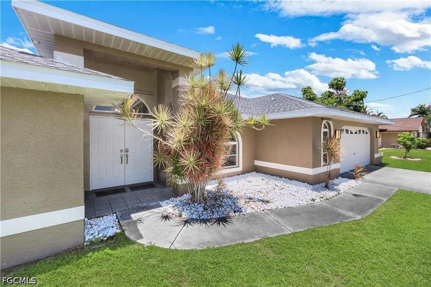 Live the ultimate Southwest Florida boating lifestyle in this - photo 4