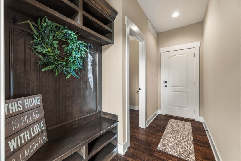Welcome to this stunning 3-bedroom, 2.5-bath, reverse 1.5 ranch - photo 24