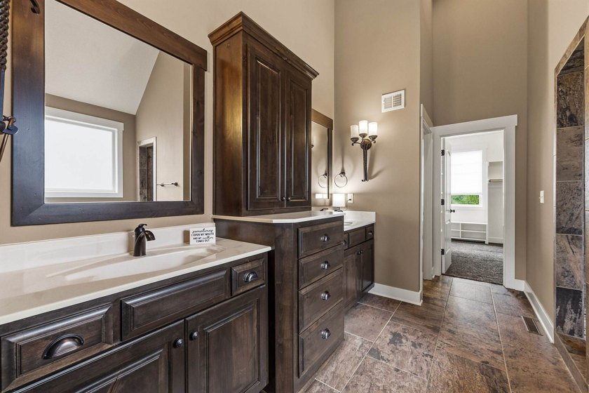 Welcome to this stunning 3-bedroom, 2.5-bath, reverse 1.5 ranch - photo 29