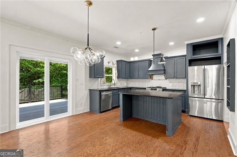 There are so many exceptional features throughout this - photo 11