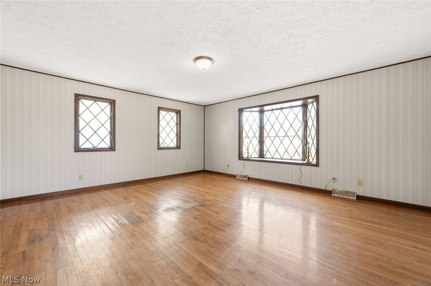 A unique opportunity to transform this lovely 3-bedroom Euclid - photo 11