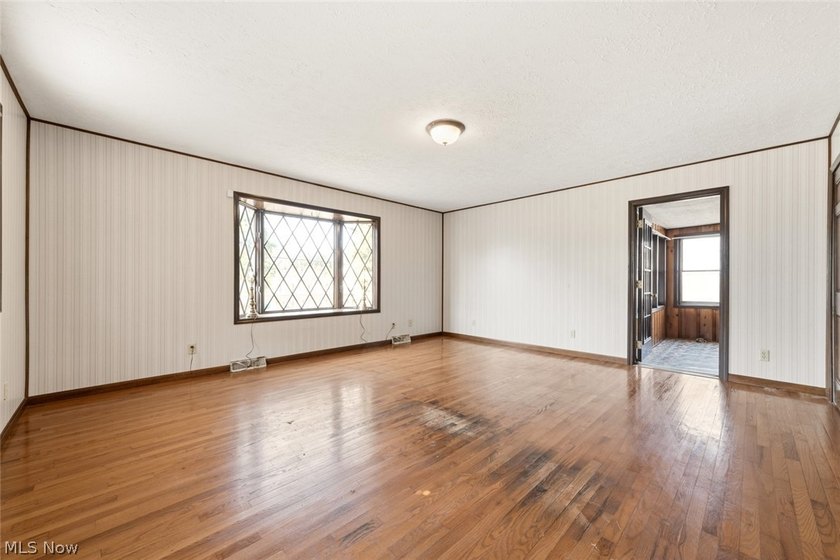A unique opportunity to transform this lovely 3-bedroom Euclid - photo 12