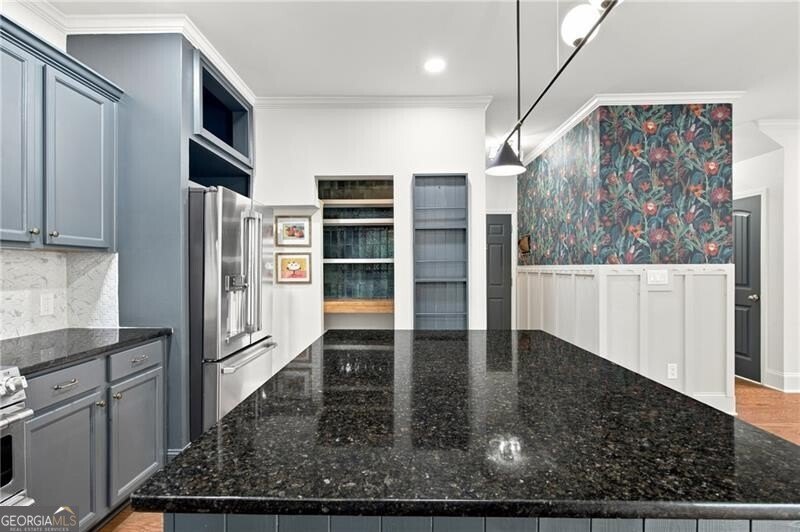 There are so many exceptional features throughout this - photo 16