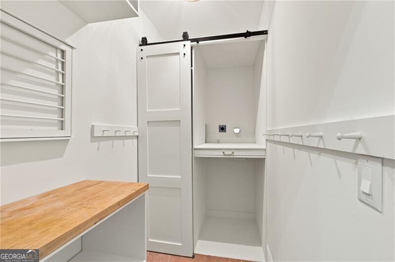 There are so many exceptional features throughout this - photo 19