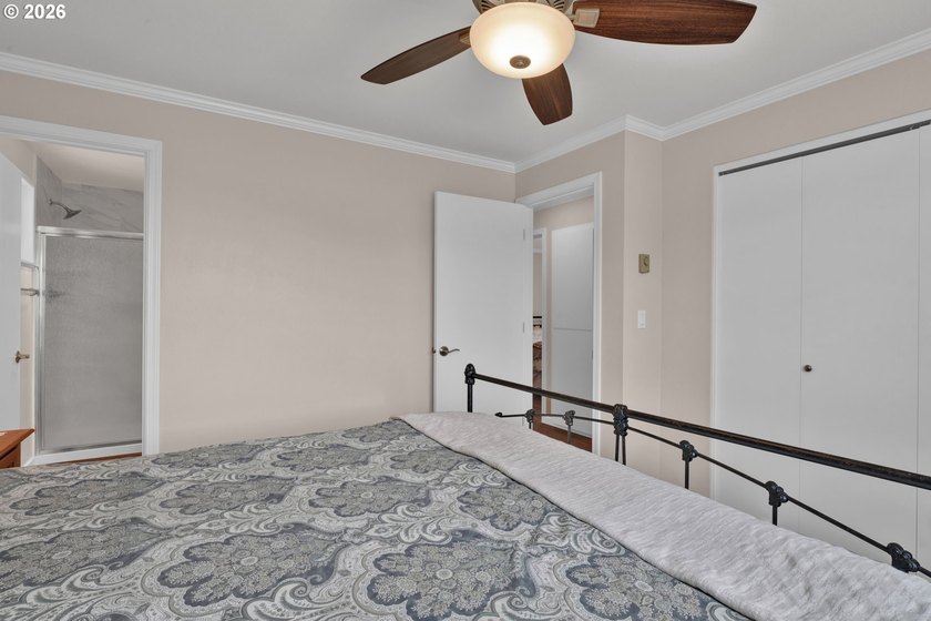 Charming remodeled 3-bedroom home conveniently located just 1/2 - photo 19