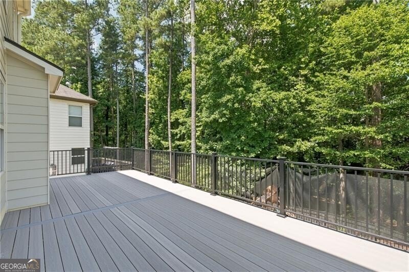 There are so many exceptional features throughout this - photo 20