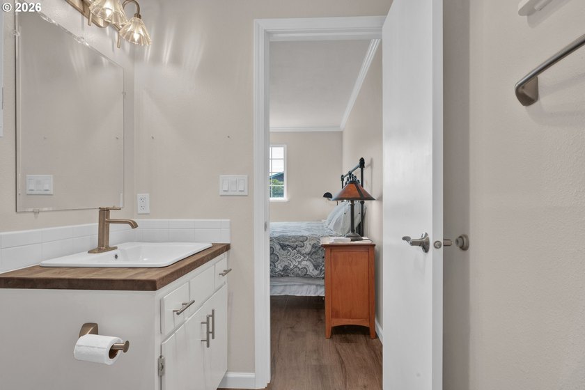 Charming remodeled 3-bedroom home conveniently located just 1/2 - photo 22