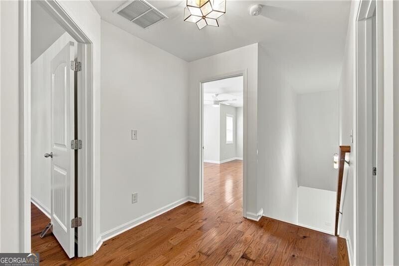 There are so many exceptional features throughout this - photo 23