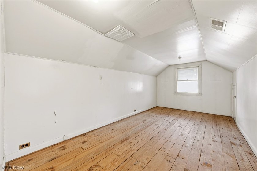 A unique opportunity to transform this lovely 3-bedroom Euclid - photo 23