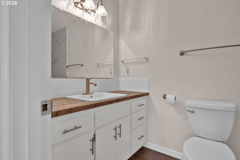 Charming remodeled 3-bedroom home conveniently located just 1/2 - photo 25