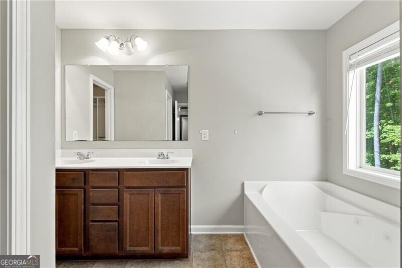 There are so many exceptional features throughout this - photo 29
