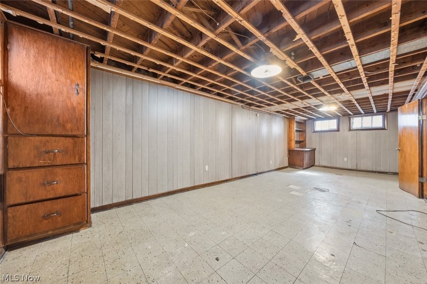 A unique opportunity to transform this lovely 3-bedroom Euclid - photo 29