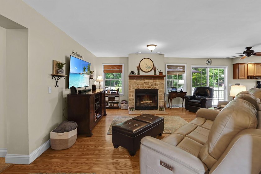 Enjoy this beautiful lake access home with a 2.18 acre park like - photo 9