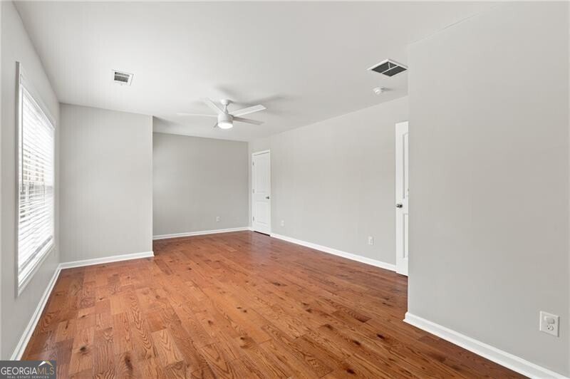 There are so many exceptional features throughout this - photo 32