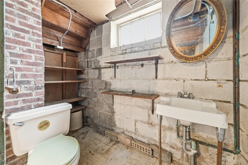 A unique opportunity to transform this lovely 3-bedroom Euclid - photo 33