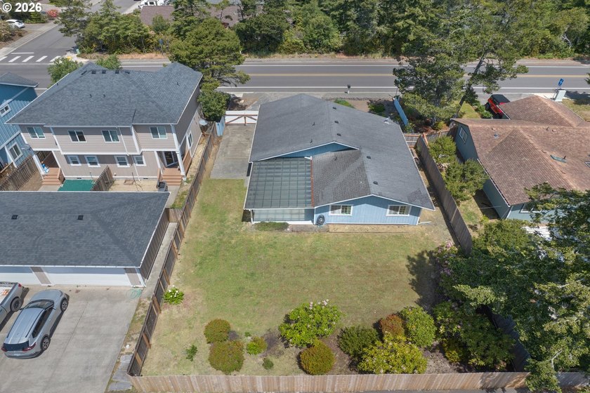 Charming remodeled 3-bedroom home conveniently located just 1/2 - photo 37