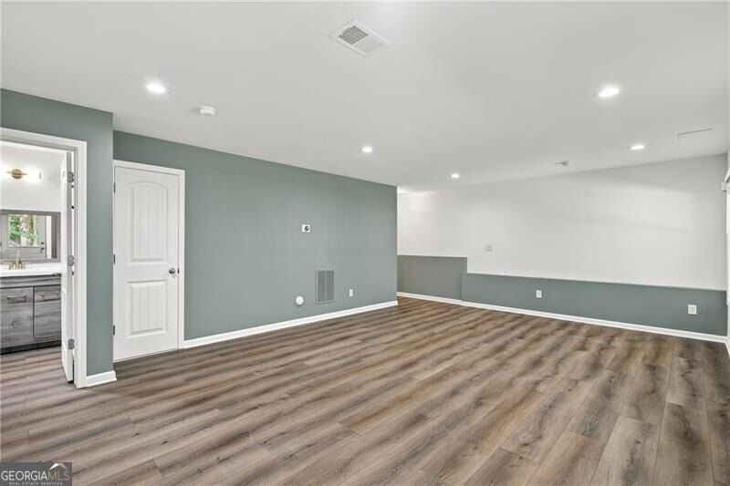 There are so many exceptional features throughout this - photo 40