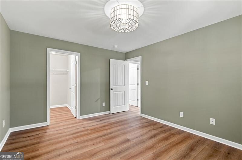 There are so many exceptional features throughout this - photo 43
