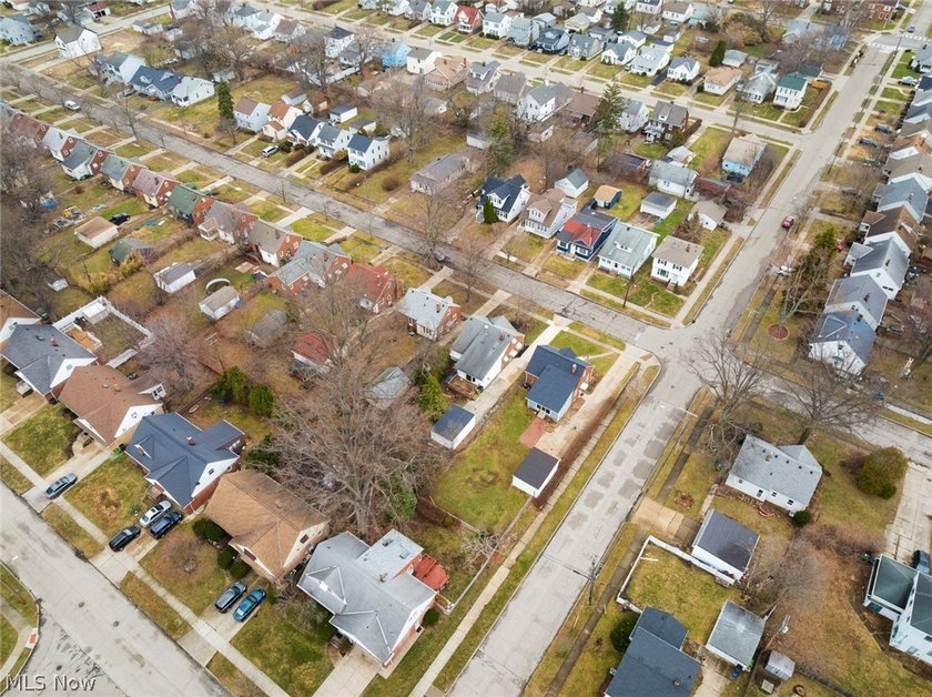A unique opportunity to transform this lovely 3-bedroom Euclid - photo 47