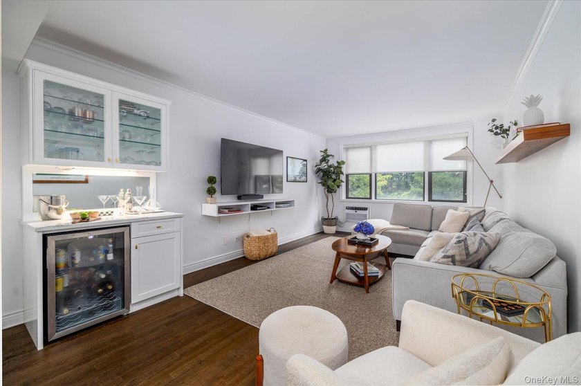 Welcome to this Beautiful, Fully Renovated 1 Bedroom Co-Op with - photo 5