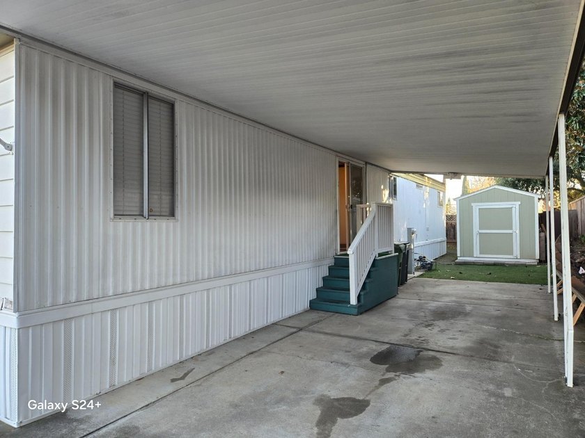2 bedroom, 1 bathroom mobile home with an expando. Located in - photo 6