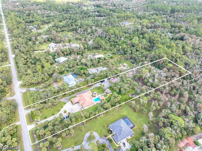 Luxury Resort Living &amp; Privacy at Its Best! Located on 2.73 - photo 6